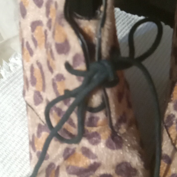 Womens lace up Leopard Booties - Picture 9 of 10
